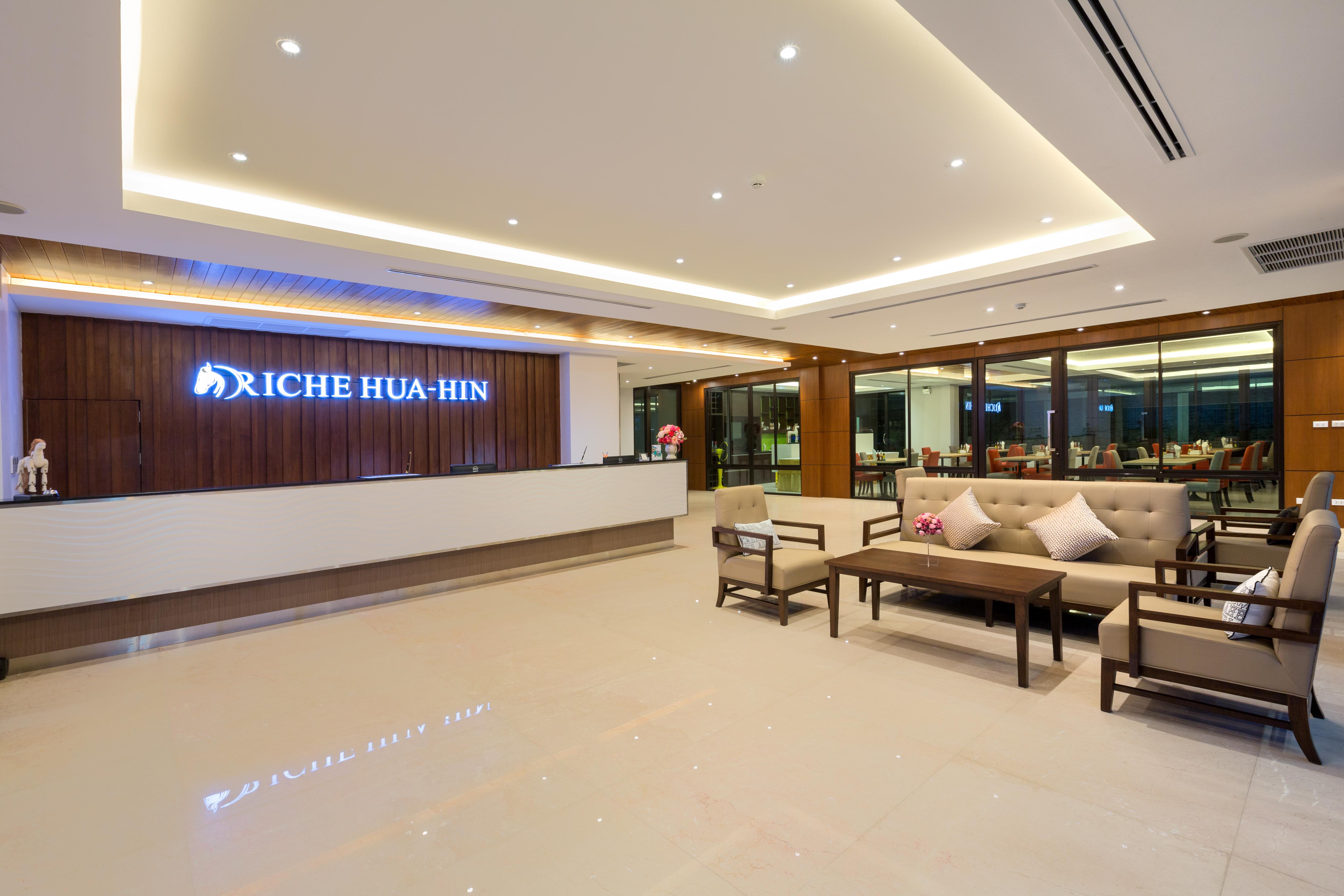 Riche Hua Hin Hotel - Sha Plus Екстериор снимка